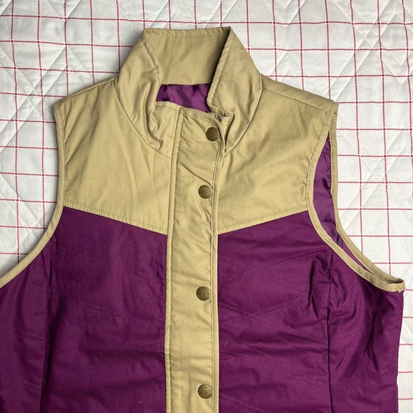 Magellan Outdoors Classic Fit Vest Womens XL Purple Tan Snap Front Pockets - Picture 2 of 12